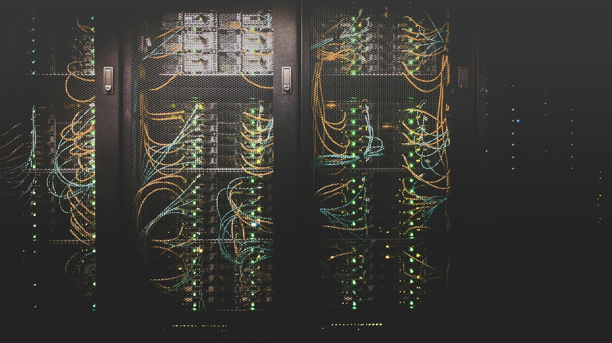Data Center Networking